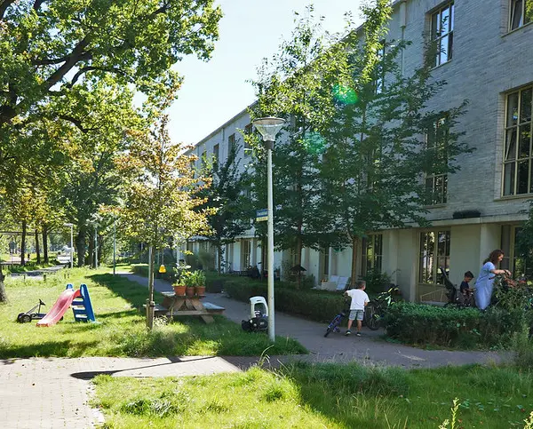 Woonstraat Eindhoven, groen en autoluw