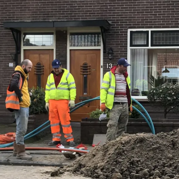 werkende mensen in de straat